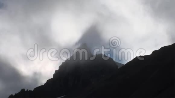 斯瓦尔巴山脉令人惊叹的景观视频的预览图
