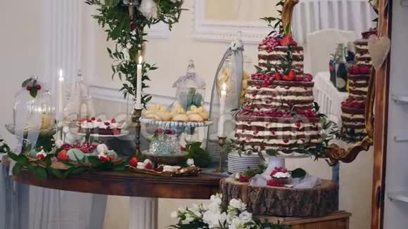 糖果棒婚礼糖果自助餐婚礼上美味的糖果棒视频的预览图