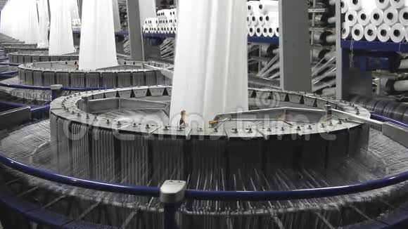 工厂里的纺纱机视频的预览图