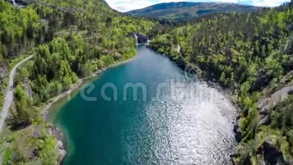 来自美丽自然挪威的空中镜头视频的预览图