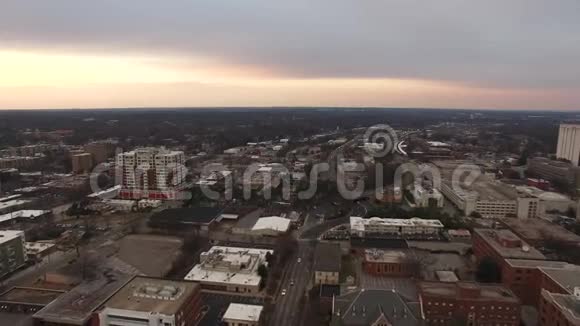 罗利NC航空视频城市街道交通和市中心视频的预览图