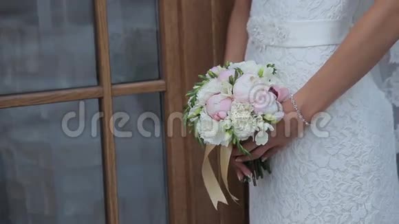 婚礼新娘花束视频的预览图