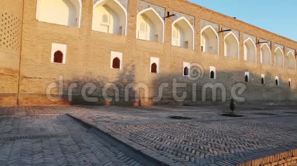 乌兹别克斯坦希瓦旧城的街道视频的预览图