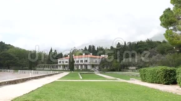 米洛瑟别墅是布依岛最美丽的度假胜地之一视频的预览图