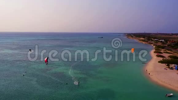 从阿鲁巴岛的风筝滑翔视频的预览图