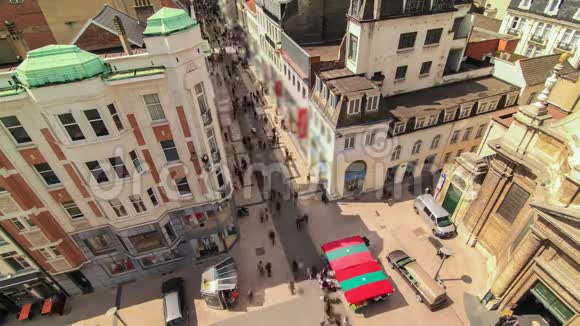 城市行人交通时间流逝布鲁塞尔视频的预览图