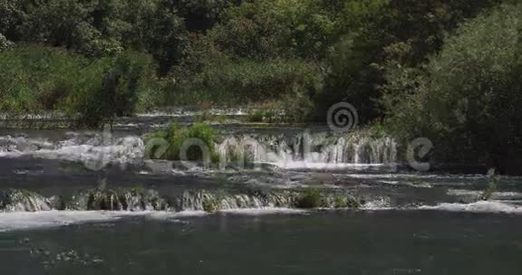 克尔卡河瀑布视频的预览图