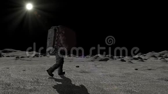 宇航员在月球上行走视频的预览图