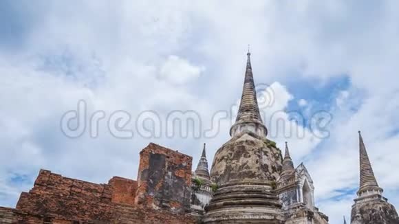 泰国Ayutthaya历史公园WatPhraSiSanphet寺宝塔遗址视频的预览图