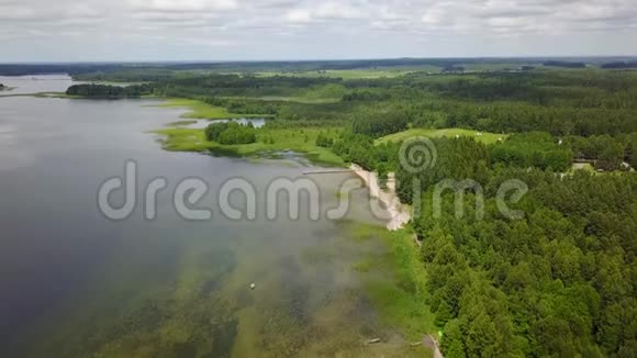 立陶宛国家水资源储备航空无人机顶景4KUHD视频视频的预览图