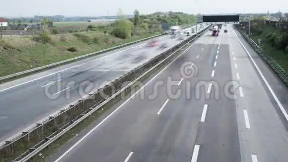 德国A3高速公路交通繁忙视频的预览图