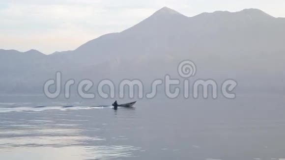 黑山的斯卡达尔湖巴最大的淡水湖视频的预览图