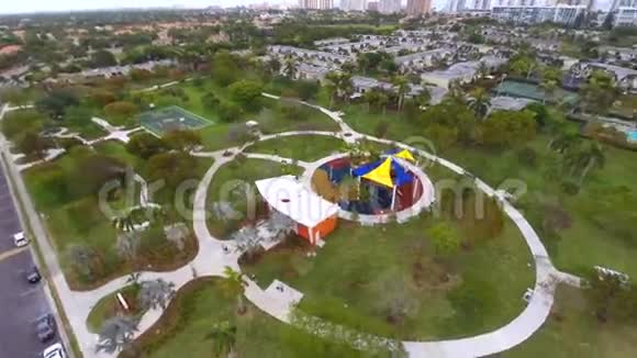公园的空中录像视频的预览图