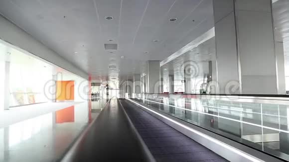 机场内部视频的预览图