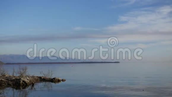 黑山的斯卡达尔湖巴最大的淡水湖视频的预览图