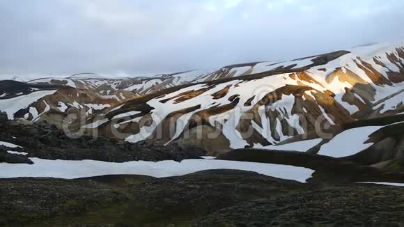 冰岛美丽的风景徒步旅行欢笑小径视频的预览图