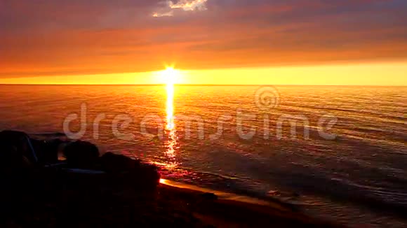 密歇根海滩日落视频的预览图