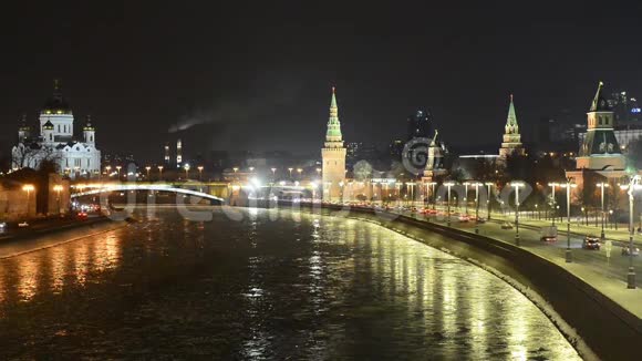 俄罗斯莫斯科冬季克里姆林宫令人惊叹的夜景视频的预览图