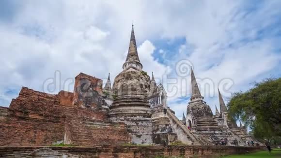 泰国Ayutthaya历史公园WatPhraSiSanphet寺宝塔遗址视频的预览图