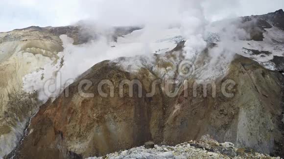 活火山火山口热场富马洛尔温泉视频的预览图