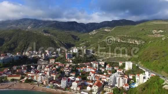 定居点RafailoviciBudvaRiviera黑山它的海岸视频的预览图