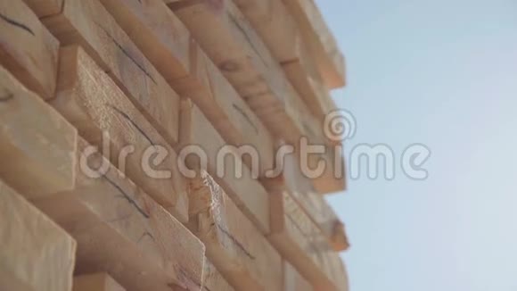 木施工和叠合单板木材的生产视频的预览图