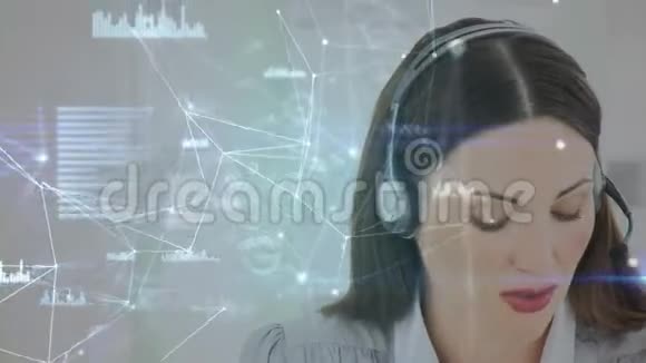 女呼叫中心探员说话视频的预览图