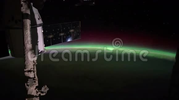 从国际空间站上看到地球和北极光美国宇航局提供的这段视频的元素视频的预览图