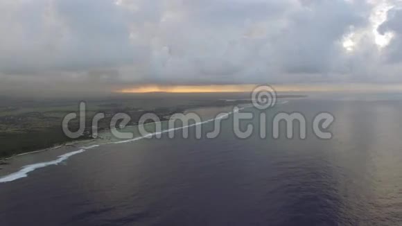 毛里求斯和蓝海空中场景视频的预览图