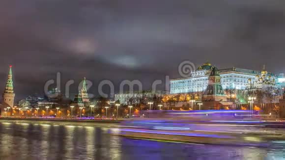 冬季夜晚的克里姆林宫景色俄罗斯视频的预览图