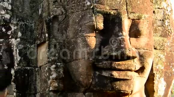 柬埔寨吴哥窟石像变焦视频的预览图