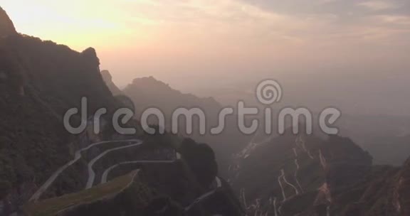天门山国家公园视频的预览图
