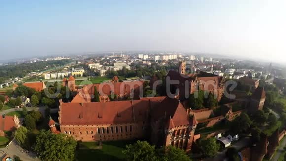 波兰马尔博克日耳曼教团城堡视频的预览图