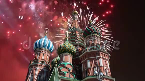 莫斯科红场巴兹尔摩特神庙上最神圣的西奥多科斯干涉大教堂视频的预览图