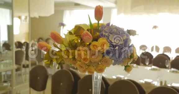 豪华婚宴桌位设置视频的预览图