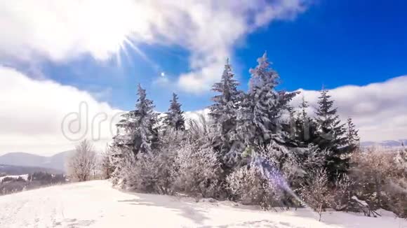 山地冬季景观视频的预览图