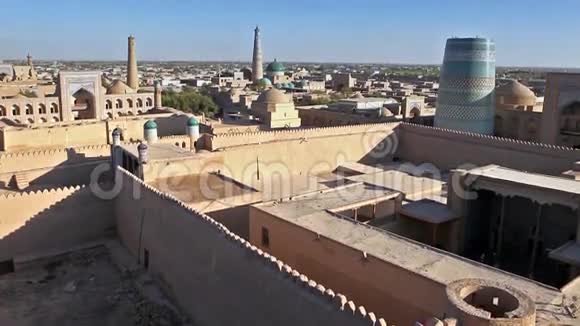 旧城街道的鸟瞰图乌兹别克斯坦希瓦视频的预览图