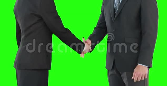 商界人士握手视频的预览图