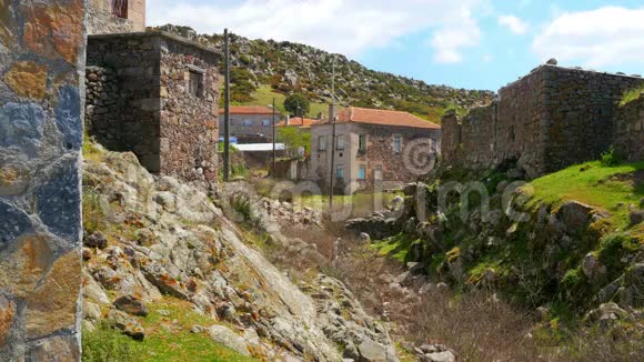 土耳其卡纳克凯勒阿索斯附近的土耳其老村庄的传统石屋视频的预览图