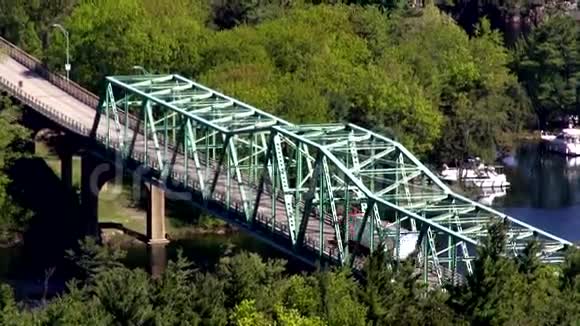 悬挂式桥梁跨度脚桥视频的预览图