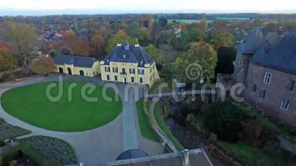 林恩中世纪城堡的鸟瞰图视频的预览图