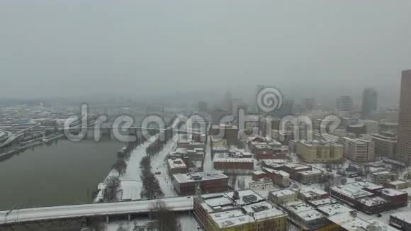 俄勒冈州波特兰暴风雪视频的预览图