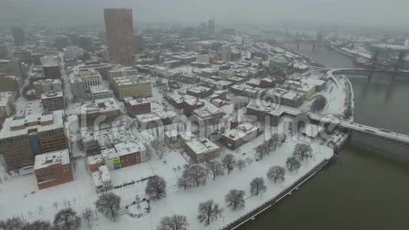 俄勒冈州波特兰暴风雪视频的预览图