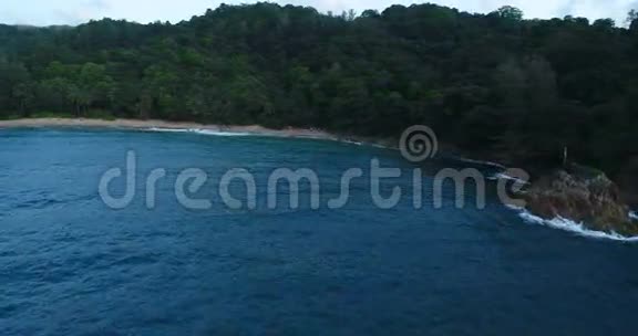 普吉岛海滩的海景和海岸线视频的预览图