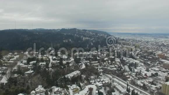 俄勒冈州波特兰暴风雪视频的预览图