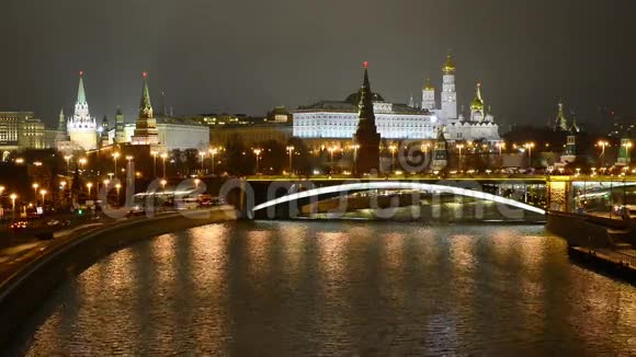 俄罗斯莫斯科冬季克里姆林宫令人惊叹的夜景视频的预览图
