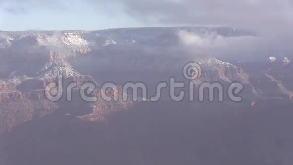 大峡谷冬季风暴视频的预览图