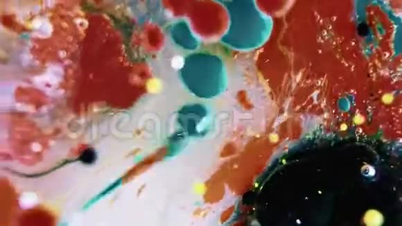 水中的墨水泡视频的预览图