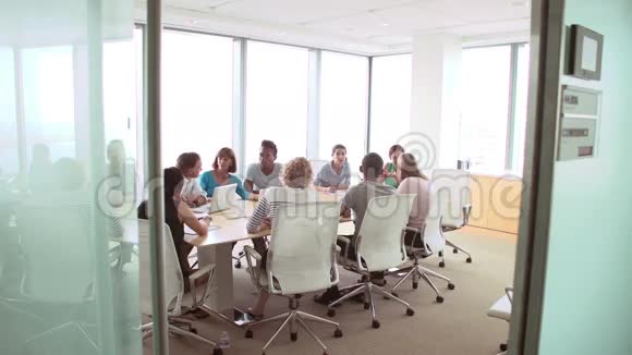 商界人士团体会议及会议室视频的预览图