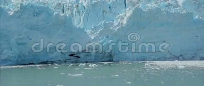 阿拉斯加冰川湾国家公园的Margerie冰川景观视频的预览图